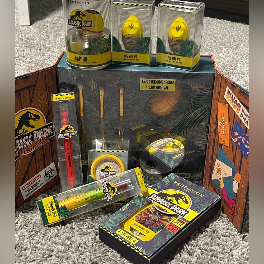 Jurassic 30th Anniversary Profusion Makeup Set